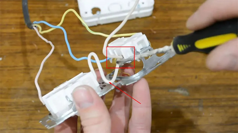 Как правильно подключить блок розетка с выключателем Пошаговая инструкция по подключению блока выключателя с розеткой - Все для строи